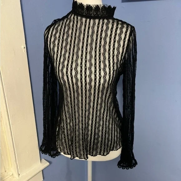 Elegant Black Lace Women's Top - Picture 1 of 4